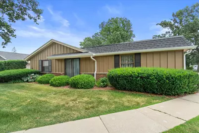 5228  Woodbridge Ln #5228, Greenfield, WI 53221 - Photo 1