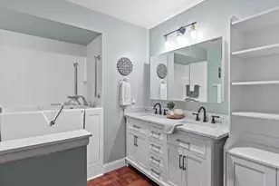 5228 Woodbridge Ln, Greenfield, WI 53221 - Photo 13