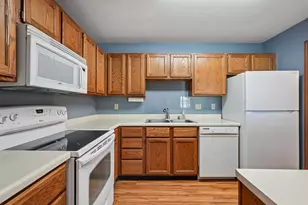 7100 Mariner Dr, Racine, WI 53406 - Photo 11