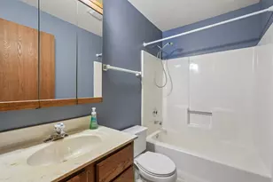 7100 Mariner Dr, Racine, WI 53406 - Photo 17