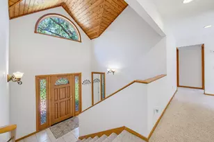 S1W31450 Hickory Hollow Ct, Delafield, WI 53018 - Photo 7