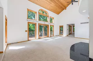 S1W31450 Hickory Hollow Ct, Delafield, WI 53018 - Photo 9