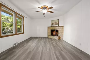 10849 W Derby Ave, Wauwatosa, WI 53225 - Photo 23