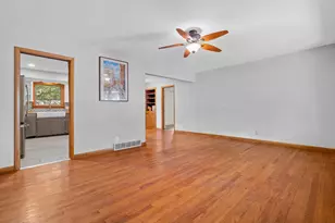 10849 W Derby Ave, Wauwatosa, WI 53225 - Photo 27