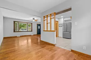 10849 W Derby Ave, Wauwatosa, WI 53225 - Photo 29