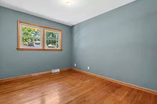10849 W Derby Ave, Wauwatosa, WI 53225 - Photo 17