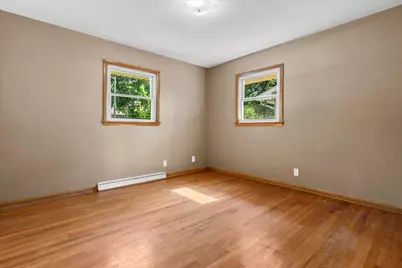 10849 W Derby Ave, Wauwatosa, WI 53225 - Photo 15