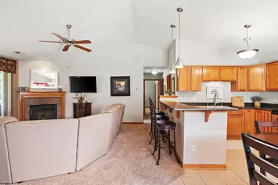 21890 N Weather Edge Cir #H, Lannon, WI 53046 - Photo 7