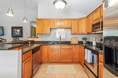 21890 N Weather Edge Cir #H, Lannon, WI 53046 - Photo 5