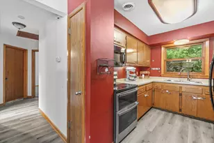 5445 S Nicholson Ave, Cudahy, WI 53110 - Photo 9