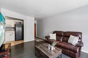 3119 S 122nd St, West Allis, WI 53227 - Photo 5
