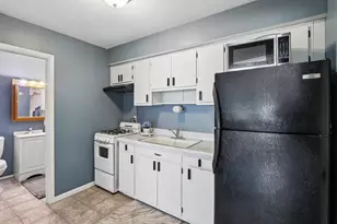 3119 S 122nd St, West Allis, WI 53227 - Photo 9