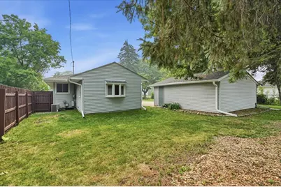 5847 N 113th St, Milwaukee, WI 53225 - Photo 37