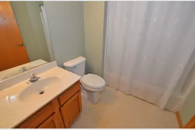 1117 N Sunnyslope Dr #202, Racine, WI 53406 - Photo 17