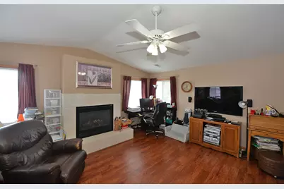 1117 N Sunnyslope Dr #202, Racine, WI 53406 - Photo 11