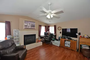 1117 N Sunnyslope Dr, Racine, WI 53406 - Photo 11