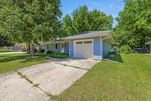 709 Memorial Dr, Kewaskum, WI 53040 - Photo 27