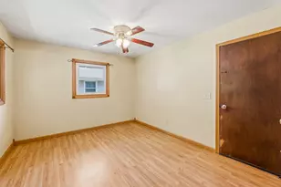 709 Memorial Dr, Kewaskum, WI 53040 - Photo 9