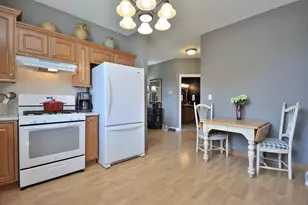W232N3011 Emerald Ln, Pewaukee, WI 53072 - Photo 13