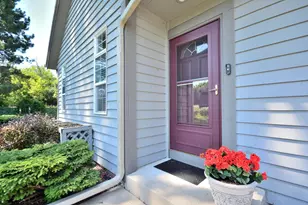 W232N3011 Emerald Ln, Pewaukee, WI 53072 - Photo 3