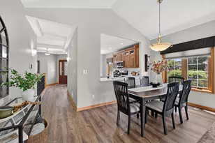 W162N5533 Westwind Dr, Menomonee Falls, WI 53051 - Photo 5