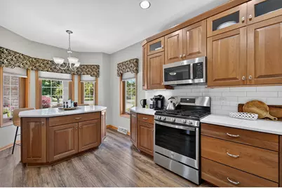 W162N5533  Westwind Dr, Menomonee Falls, WI 53051 - Photo 17