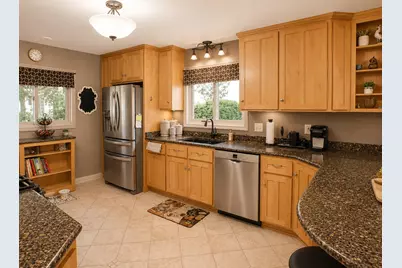 2405  Erie St, Racine, WI 53402 - Photo 11