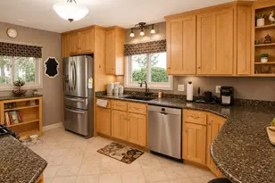 2405 Erie St, Racine, WI 53402 - Photo 11