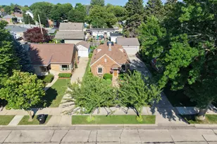 2405 Erie St, Racine, WI 53402 - Photo 3