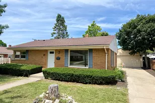 1010 Shorecrest Dr, Racine, WI 53402 - Photo 1