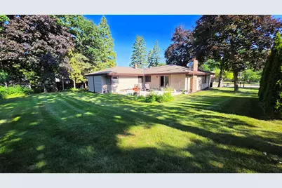 3415 W Cold Spring Rd, Greenfield, WI 53221 - Photo 15