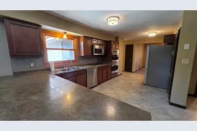 3415 W Cold Spring Rd, Greenfield, WI 53221 - Photo 7