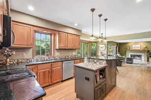 N106W7072 Dayton St, Cedarburg, WI 53012 - Photo 9