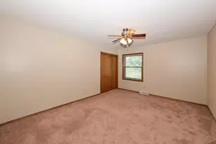 14325 W Lincoln Ave, New Berlin, WI 53151 - Photo 25