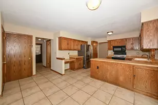 14325 W Lincoln Ave, New Berlin, WI 53151 - Photo 17