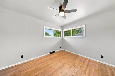 5782 S New York Ave, Cudahy, WI 53110 - Photo 21