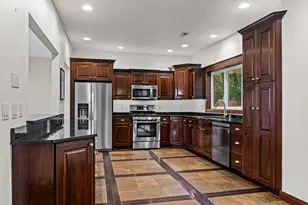 1312 Sunset Ct, La Crosse, WI 54601 - Photo 9