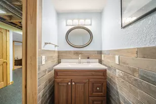 149 Hickory Dr, Delafield, WI 53018 - Photo 35