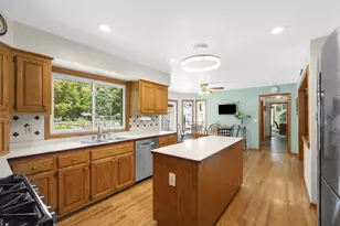 149 Hickory Dr, Delafield, WI 53018 - Photo 13