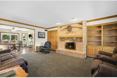 149  Hickory Dr, Delafield, WI 53018 - Photo 7