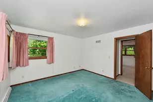 1075 S Silverbrook Dr, West Bend, WI 53095 - Photo 19