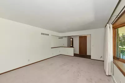 1075 S Silverbrook Dr, West Bend, WI 53095 - Photo 5
