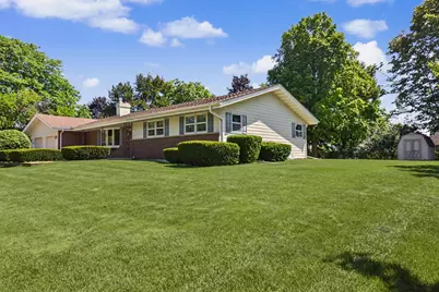 1075 S Silverbrook Dr, West Bend, WI 53095 - Photo 25