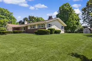 1075 S Silverbrook Dr, West Bend, WI 53095 - Photo 25