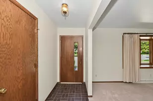 1075 S Silverbrook Dr, West Bend, WI 53095 - Photo 15
