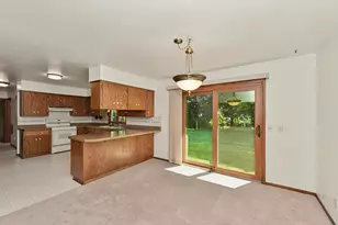 1075 S Silverbrook Dr, West Bend, WI 53095 - Photo 7