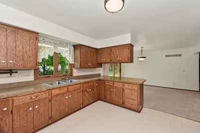 1075 S Silverbrook Dr, West Bend, WI 53095 - Photo 11