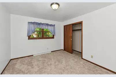 1075 S Silverbrook Dr, West Bend, WI 53095 - Photo 23