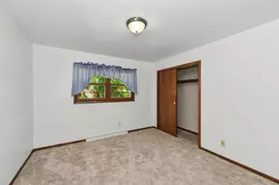 1075 S Silverbrook Dr, West Bend, WI 53095 - Photo 23