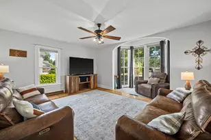 319 E Lake St, Lake Mills, WI 53551 - Photo 11